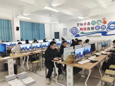 泗縣創(chuàng)新開展“行業(yè)評價(jià)”，以網(wǎng)絡(luò)技術(shù)服務(wù)推動初級職稱陽光評審